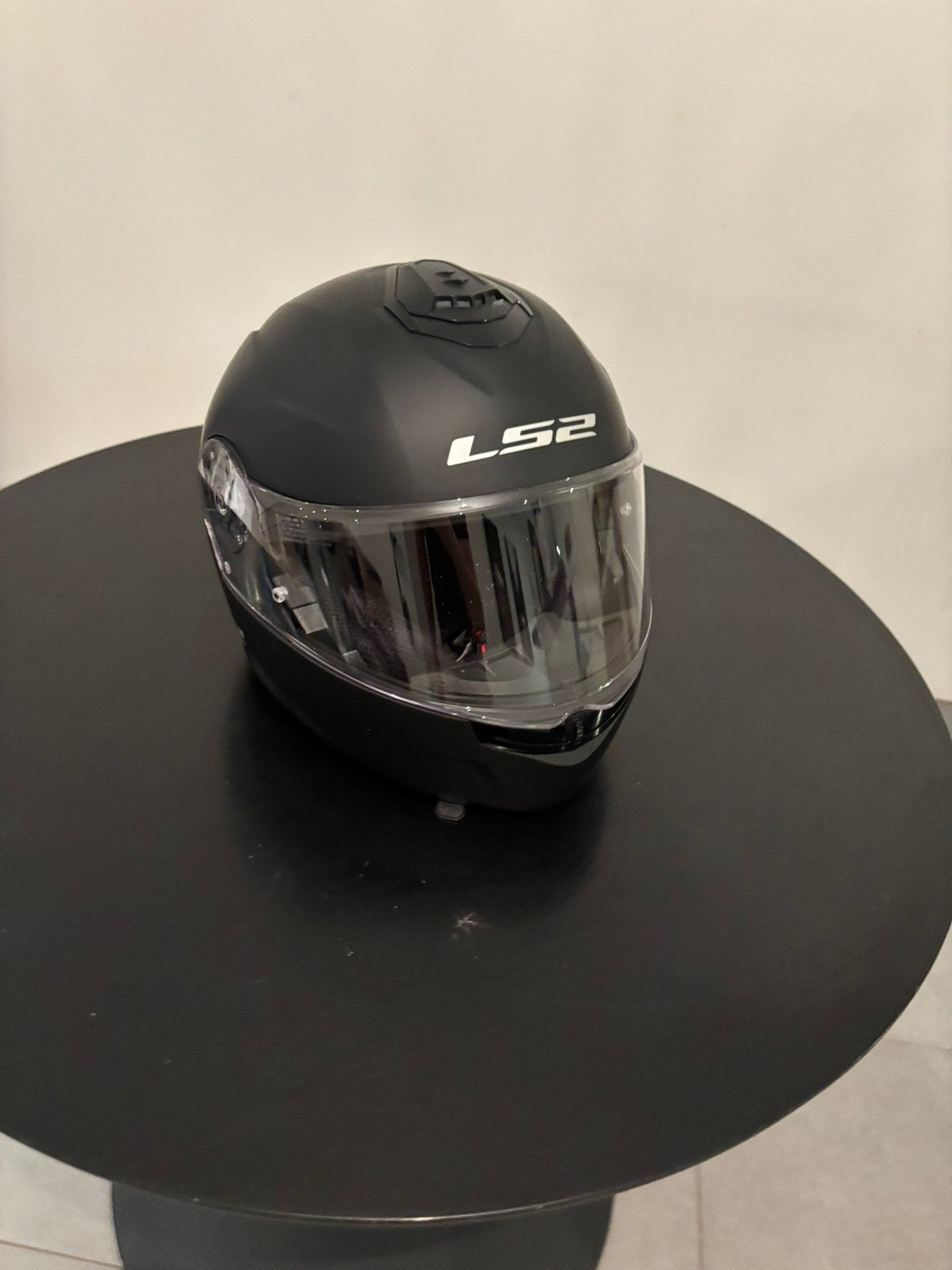 Moto helm, Motoren, Ophalen