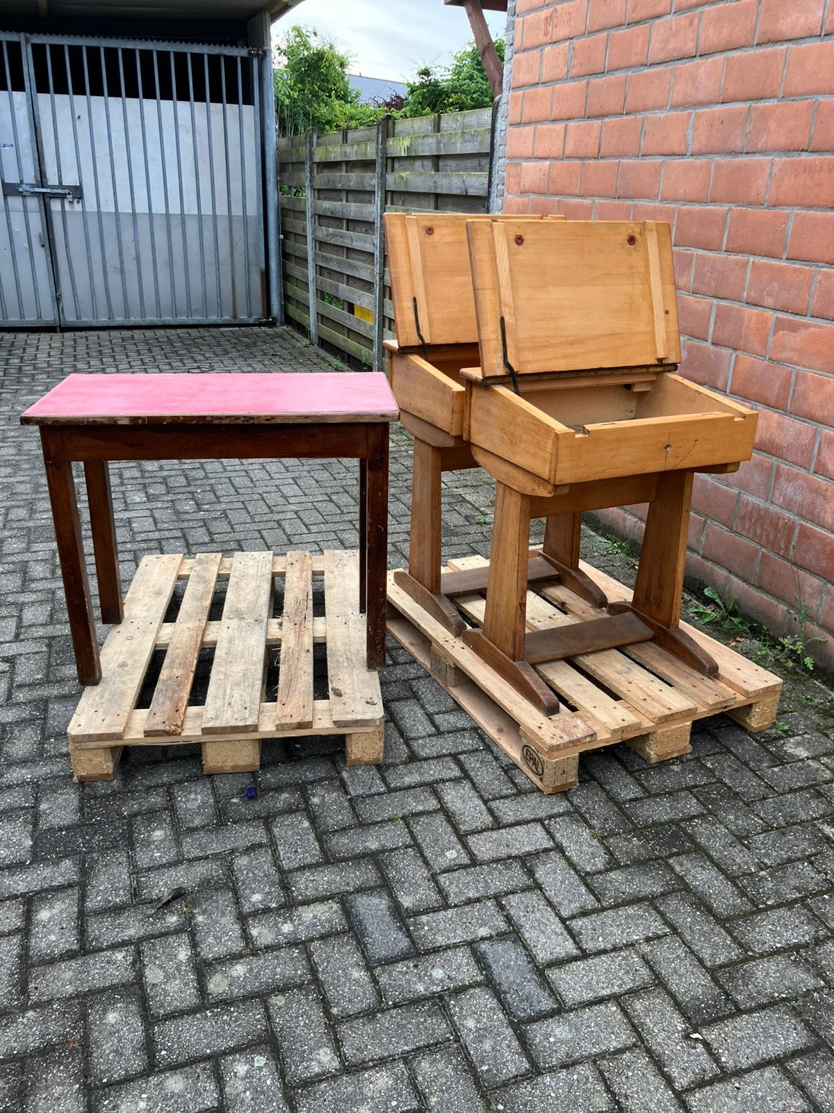 Lessenaar en cafe tafeltje, Enlèvement, Utilisé