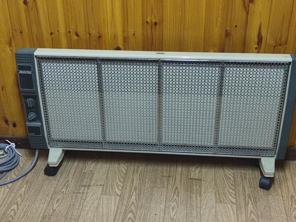 RADIATEUR ELECTRIQUE A 4 QUADRANS, Enlèvement, Utilisé