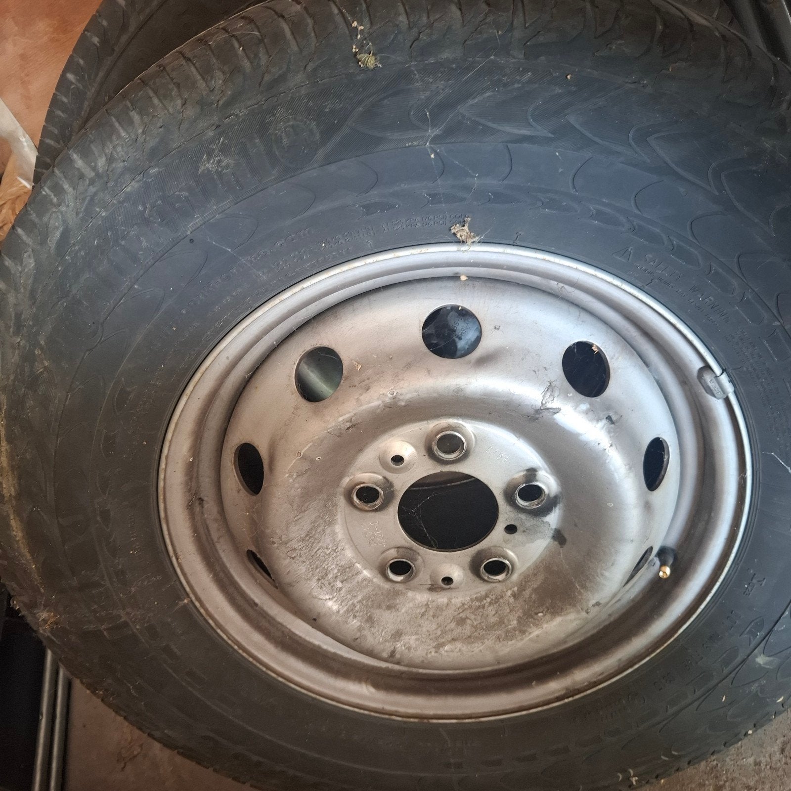 2 pneus sur jantes fiat ducato 225 75 R16, Enlèvement