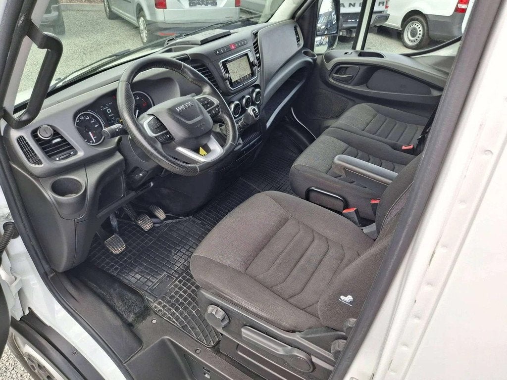 Iveco Daily 35S18 3.0 (bj 2023), Gebruikt, Iveco, Wit, Bedrijf