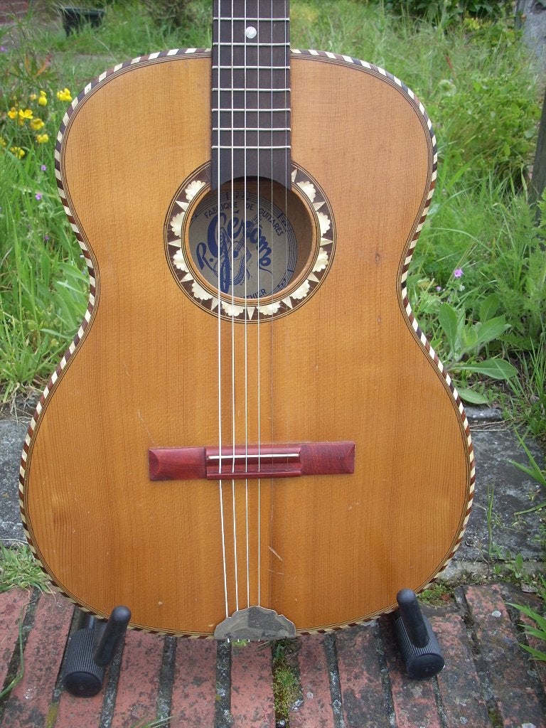 René Gérôme gitaar model Georges Brassens, Ophalen