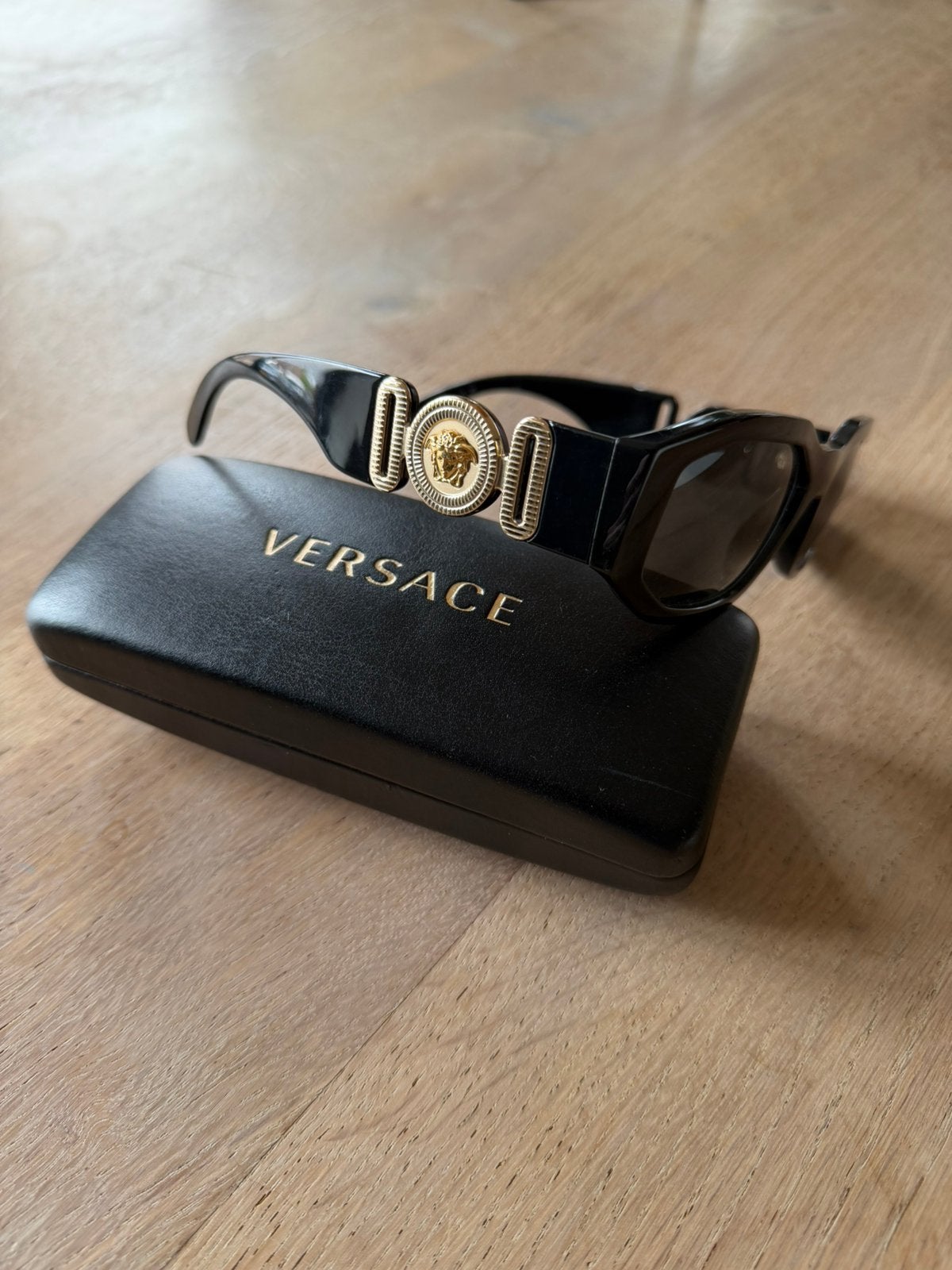 Versace biggie zonnebril, Handtassen en Accessoires, Zonnebrillen en Brillen | Dames, Ophalen of Verzenden, Zo goed als nieuw