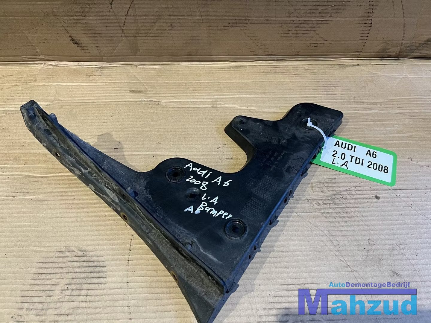AUDI A6 C6 Links achter bumper steun 2005-2011, Arrière, Pare-chocs, AUDI AG, Auto-Union-Strasse 1
85045  Ingolstadt, DE