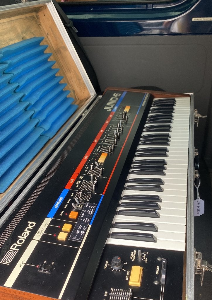 Roland Juno 6 (inc Tubbutec mod) - serviced by Turnlab, Muziek en Instrumenten, Ophalen, 61 toetsen, Roland, Zo goed als nieuw