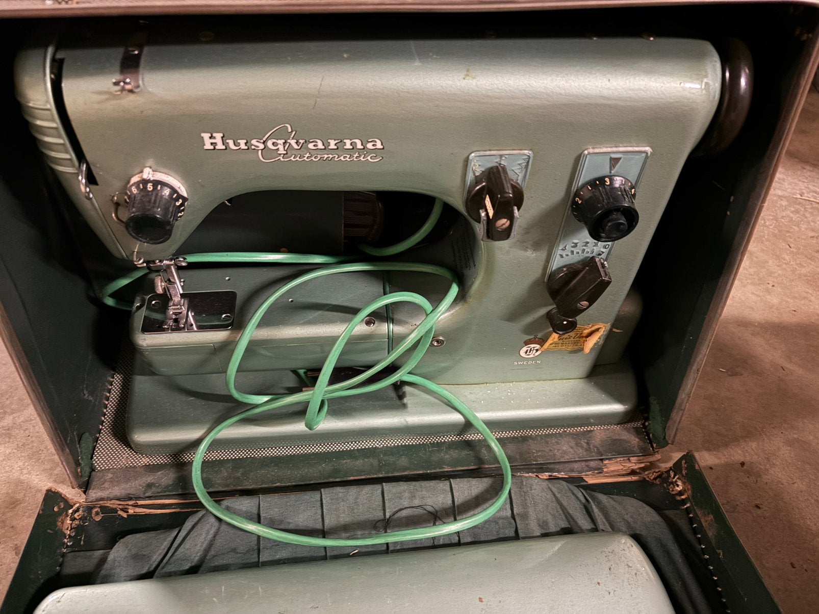 Naaimachine Husqvarna, Ophalen