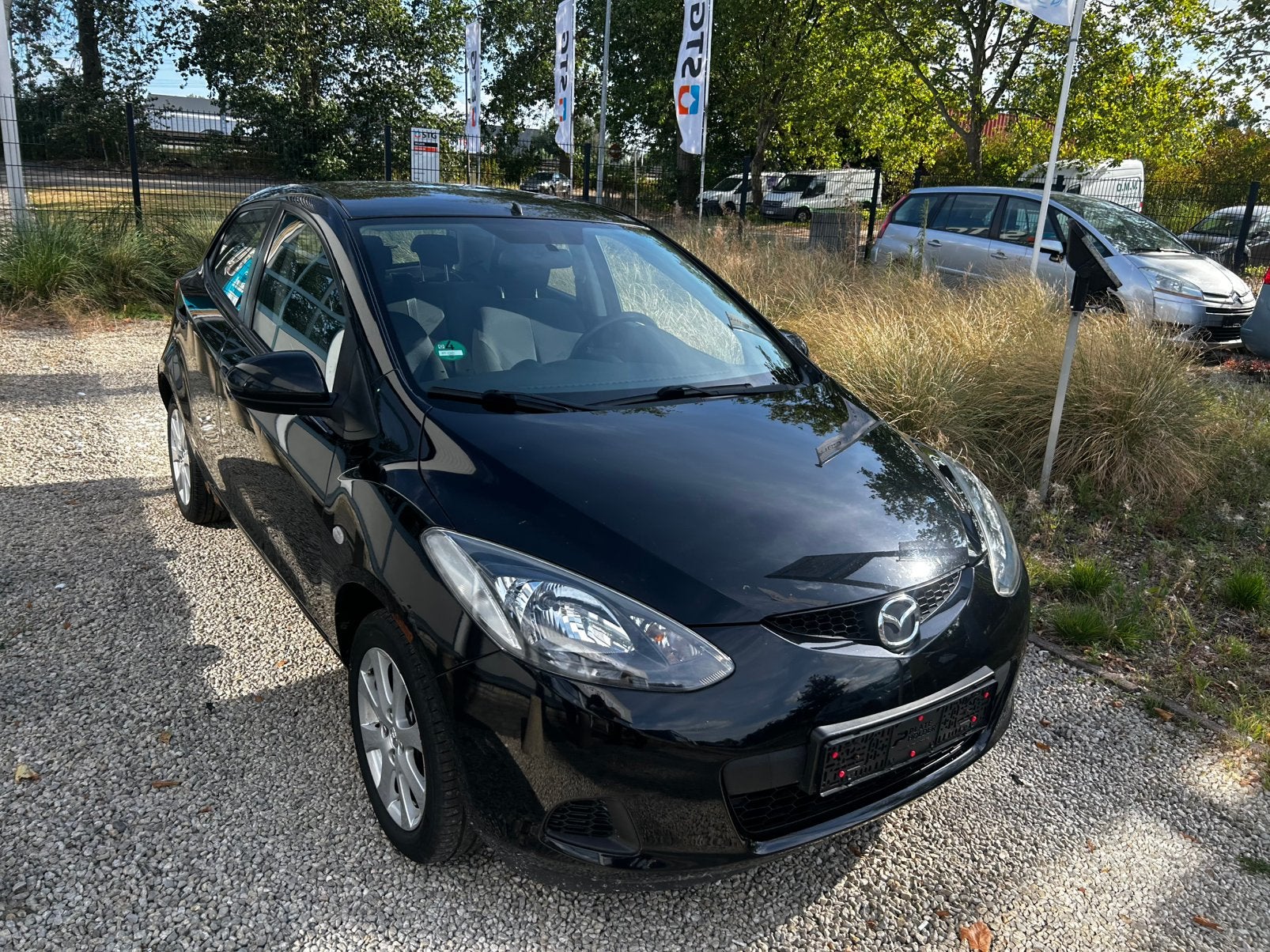 Mazda 2 benzine gekeurd voor verkoop, Autos, Mazda, Achat, 4 portes, Entreprise, Garantie prolongée