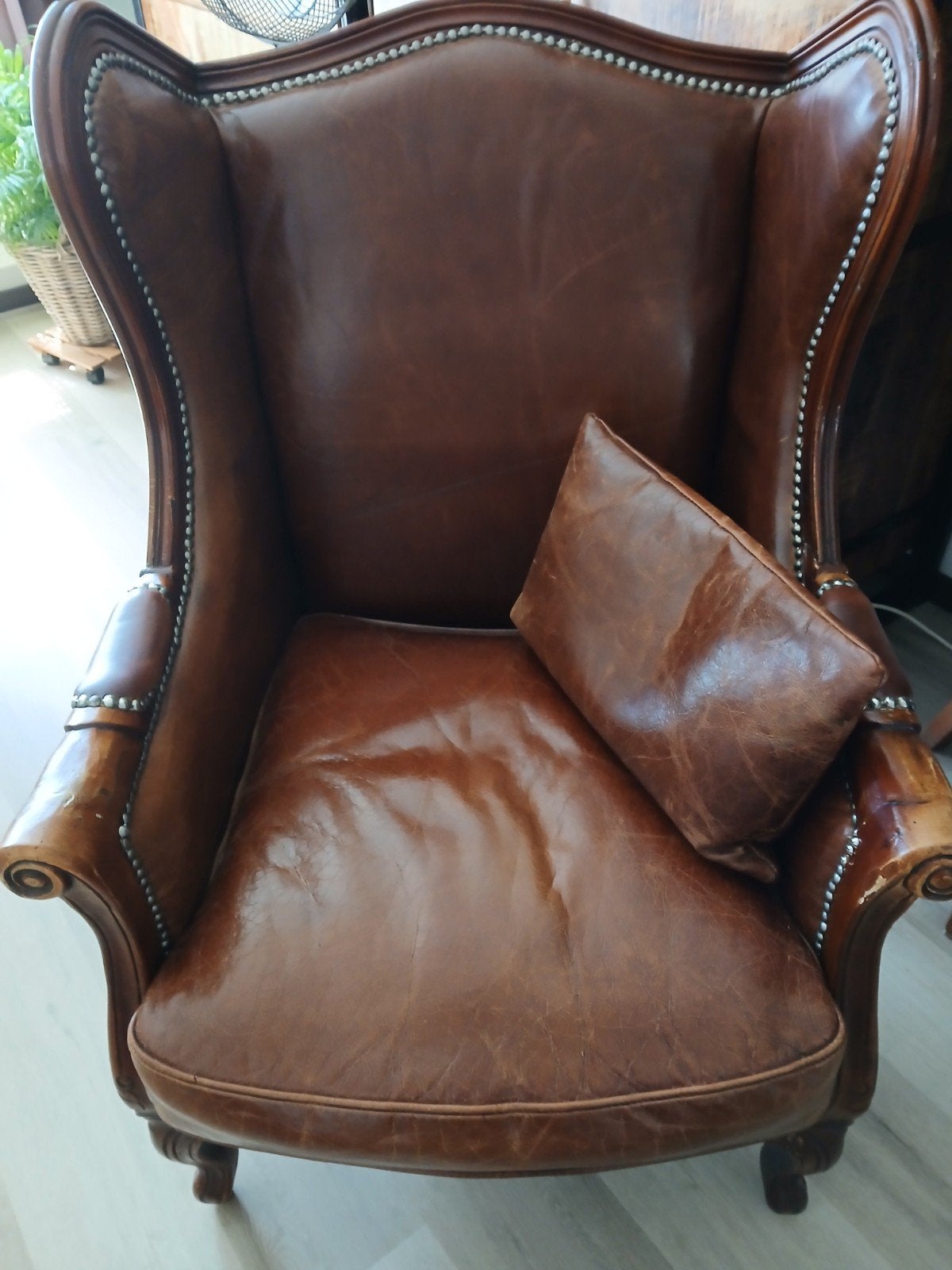 fauteuil vitange cuir brun, Enlèvement, Cuir