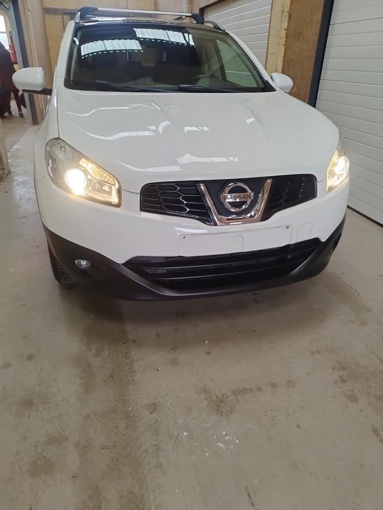 Nissan Qashqai, Auto's, Voorwielaandrijving, Zwart, 4 cilinders, Wit