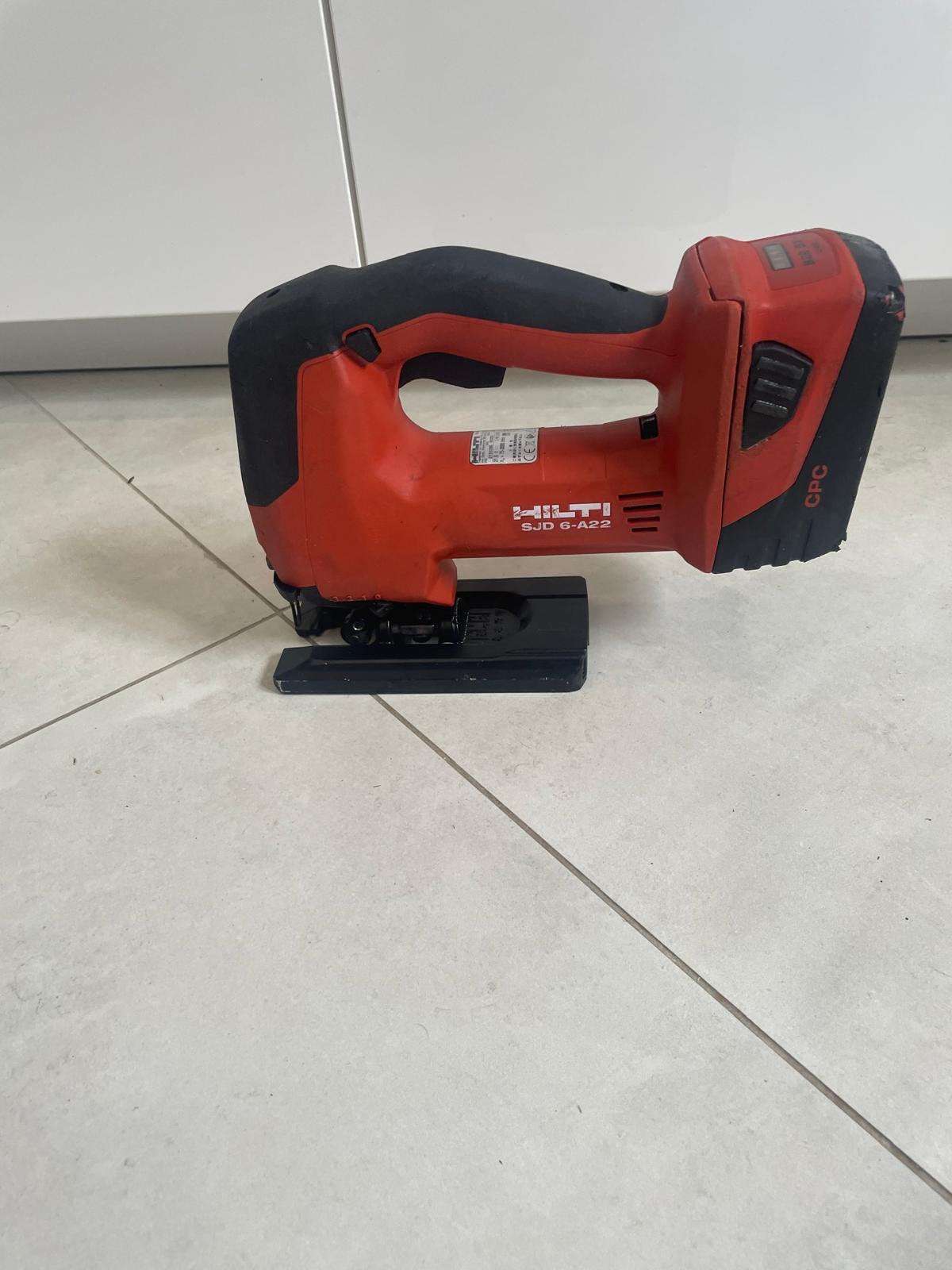 Scie sauteuse Hilti modèle SJD 6-A22 sans chargeur(prix fix), Ophalen, Zo goed als nieuw, Decoupeerzaag, 30 tot 70 mm