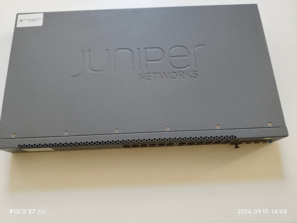 juniper netwerk switch 24 poorten, Computers en Software, Ophalen of Verzenden, Zo goed als nieuw