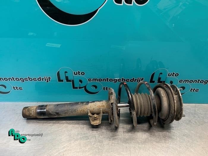 Barre amortisseur avant gauche d'un BMW 3-Serie (3-Serie 98-, -, 3 mois de garantie, Utilisé, -