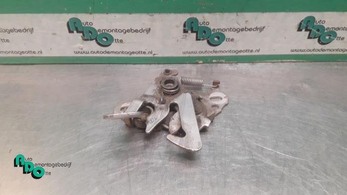 Mécanique de verrouillage capot d'un Peugeot Expert (Expert, -, 3 mois de garantie, Utilisé, -