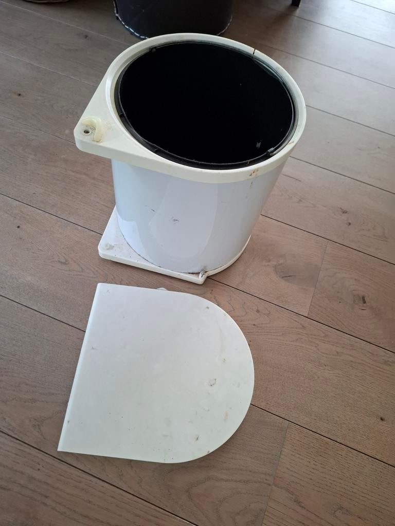 Inbouw vuilbak keuken, Enlèvement
