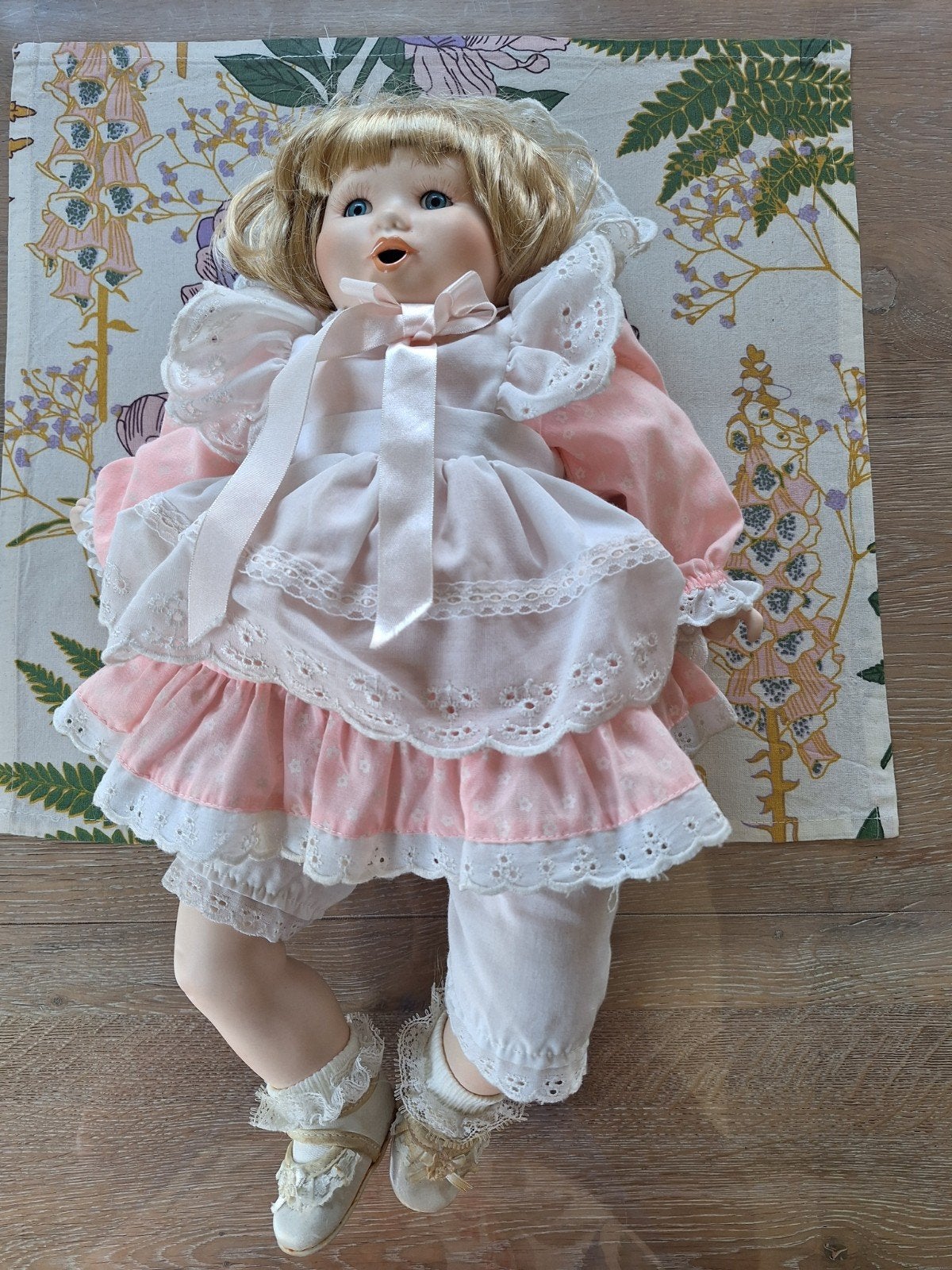 Porseleinen babypop, Ophalen of Verzenden