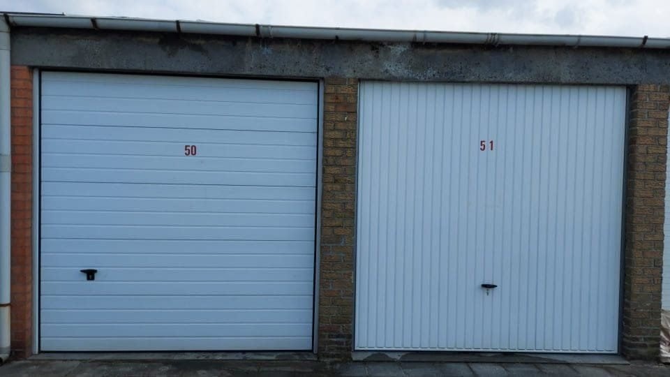 garage te koop Kortrijk 2 stuks, Immo, Garages en Parkeerplaatsen, Provincie West-Vlaanderen