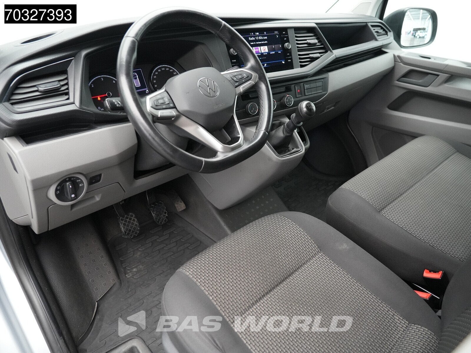 Volkswagen Transporter 110pk L2H1 Trekhaak CarPlay Airco Cru, Stof, Gebruikt, 4 cilinders, Volkswagen