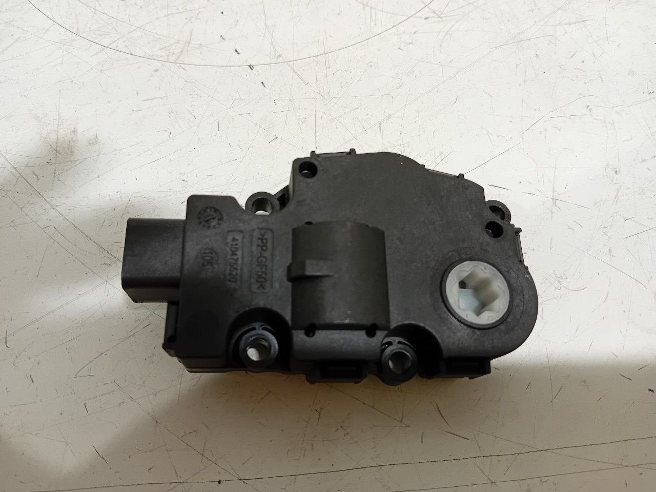 Kachelstelmotor BMW i3, Onderdelen@venauto.nl, Van der Ven Autorecycling B.V., Ettenseweg 76, 4706 PB Roosendaal, The Netherlands