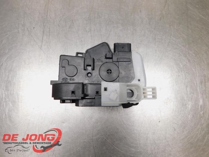 Deurslot Mechaniek 4Deurs links-achter van een Hyundai IX35, Gebruikt, -, -, Ophalen of Verzenden