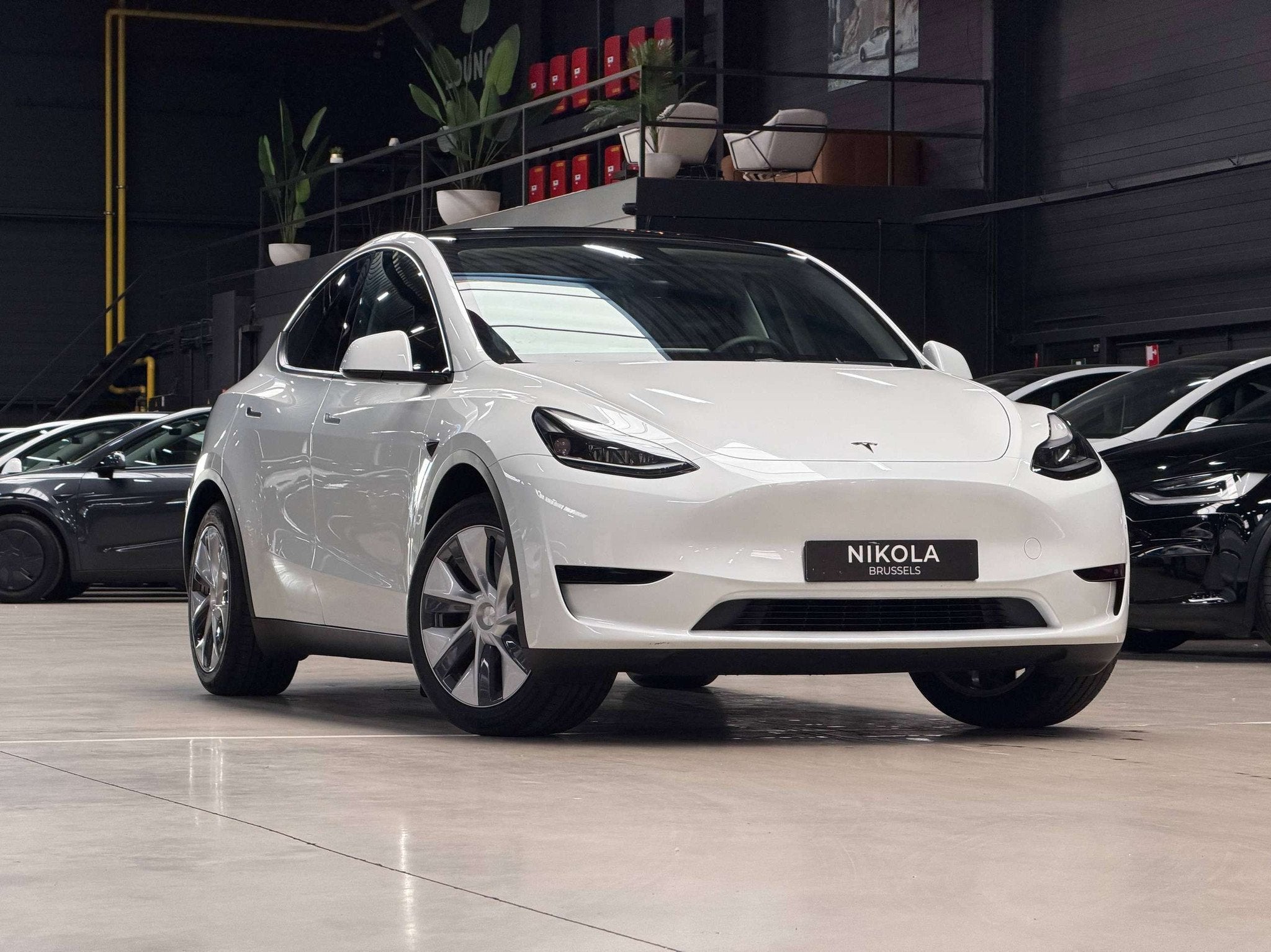 Tesla Model Y HARDWARE 4 - RWD - HIGHWAY AUTOPILOT, 299 ch, Achat, Entreprise, Noir