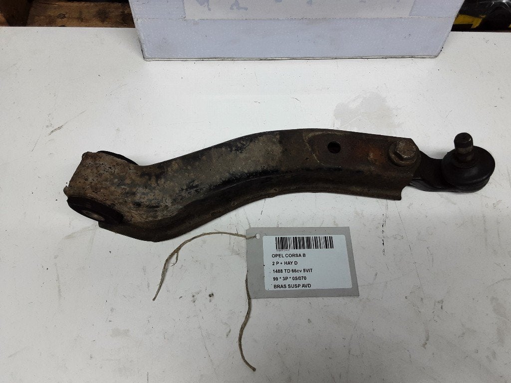 BRAS DE SUSPENSION AVANT DROIT (TRIANGLE) Opel, Opel, Opel Automobile GmbH, Utilisé, Kontakt-opel@opel.com
