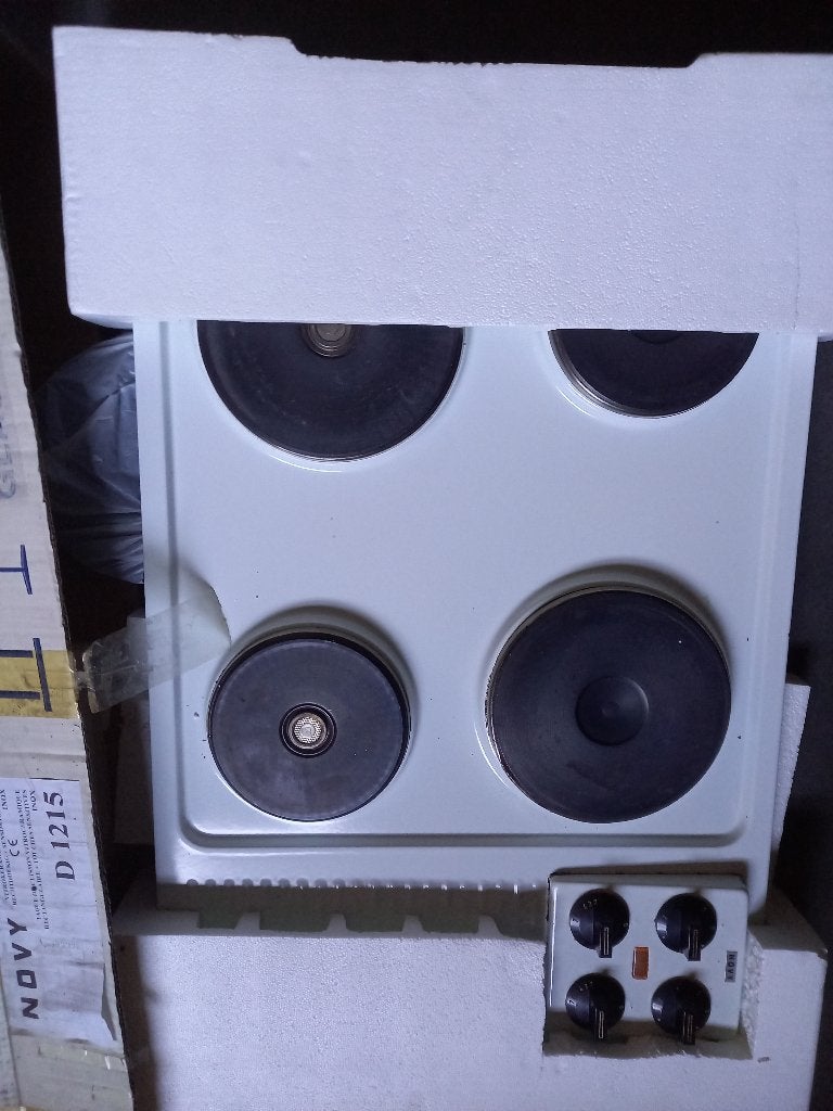 Electrisch kookvuur Novy 4 platen, Ophalen, Gebruikt, 4 kookzones, Inbouw