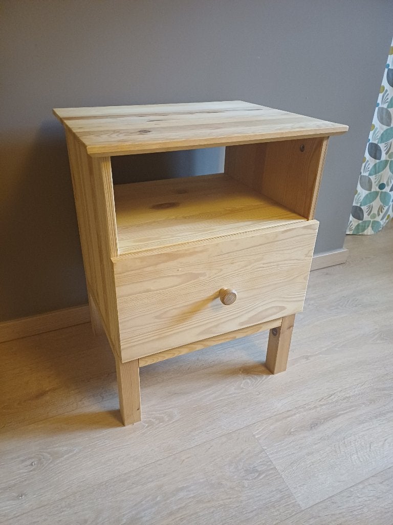 IKEA Tarva nachtkastje, Huis en Inrichting, Ophalen, Gebruikt, Hout