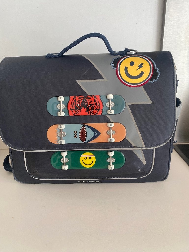 Jeune premier boekentas midi skate, Handtassen en Accessoires, Tassen | Schooltassen, Ophalen, Gebruikt, Aktetas of Boekentas