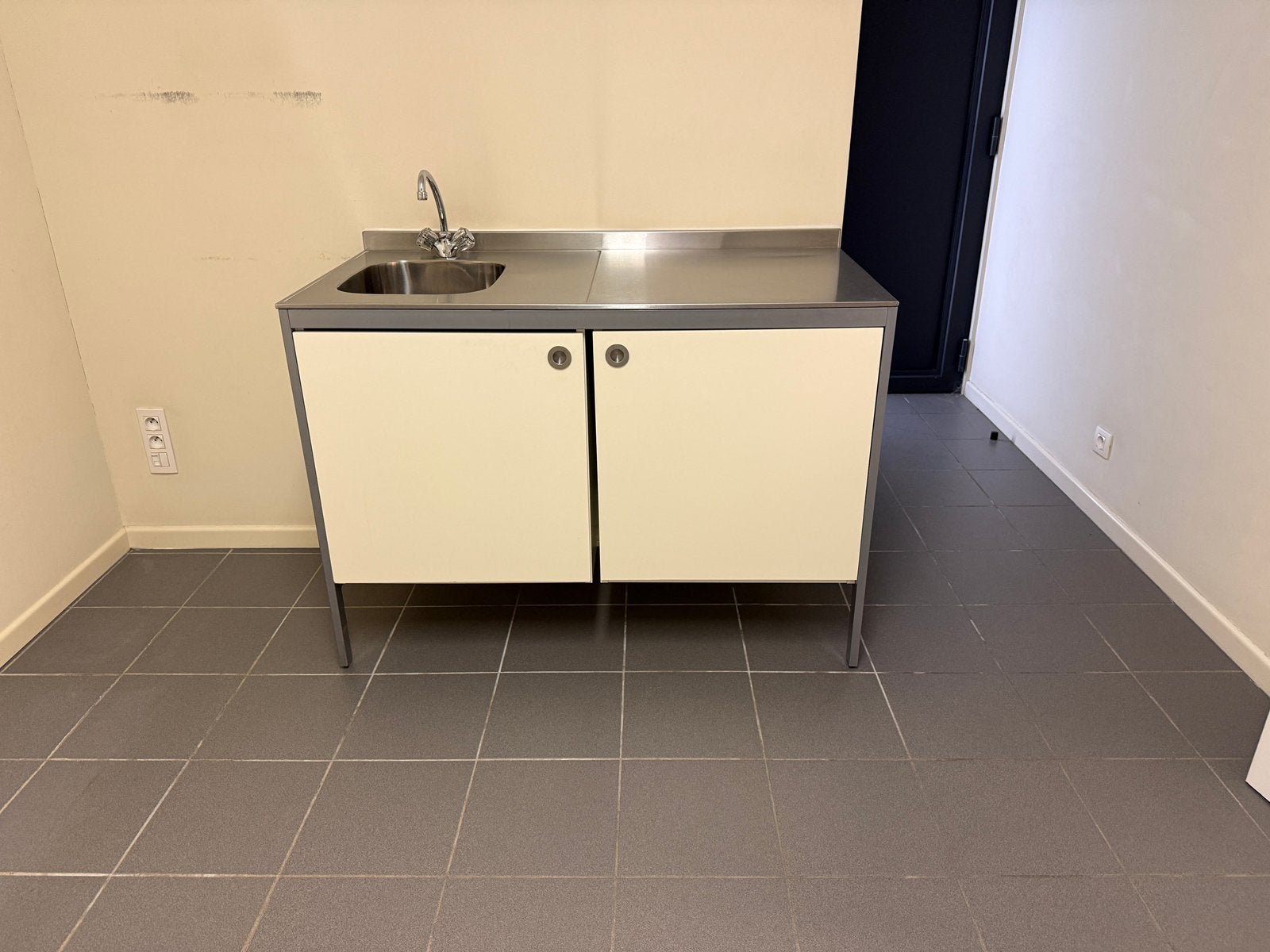 Wastafel in inox, Ophalen, Zo goed als nieuw
