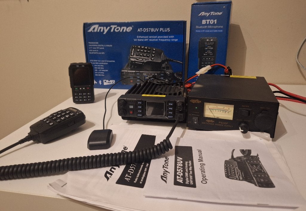 Anytone AT-D578UV PLUS incl BT01 Mobilofoon & Comtak Voeding, Telecommunicatie, Zenders en Ontvangers, Ophalen, Zo goed als nieuw