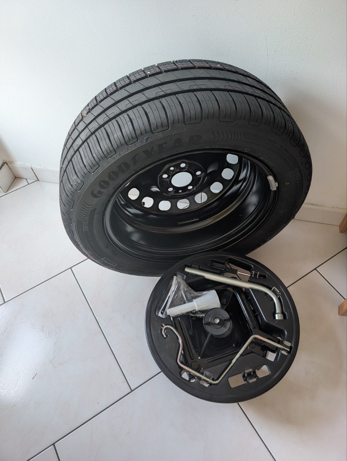 Nieuw reservewiel fiat Tipo+ kit 205/5, Auto-onderdelen, Banden en Velgen, Ophalen