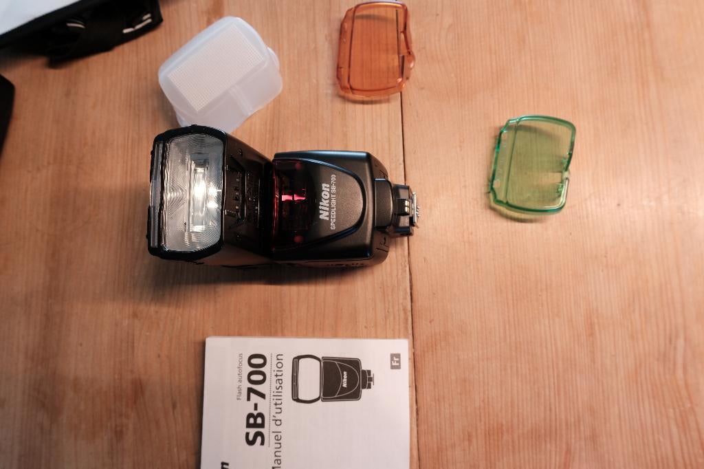 Flash Nikon Speedlight SB-700, Audio, Tv en Foto, Ophalen, Zo goed als nieuw, Nikon, Kantelbaar