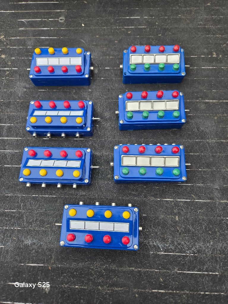 LOT DE 7 PUPITRES DE COMMANDE MÄRKLIN+OBJ, Wisselstroom, Nieuw, Rails, Ophalen of Verzenden