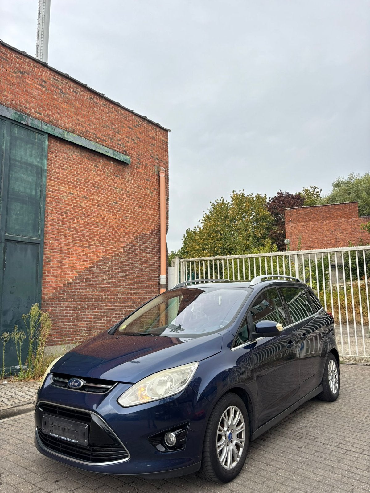 FORD C-MAX GRAND 2.0 DIESEL EURO 5 250,000 2011 GEKEURD VV, Auto's, Particulier, Zetelverwarming, Te koop, C-Max