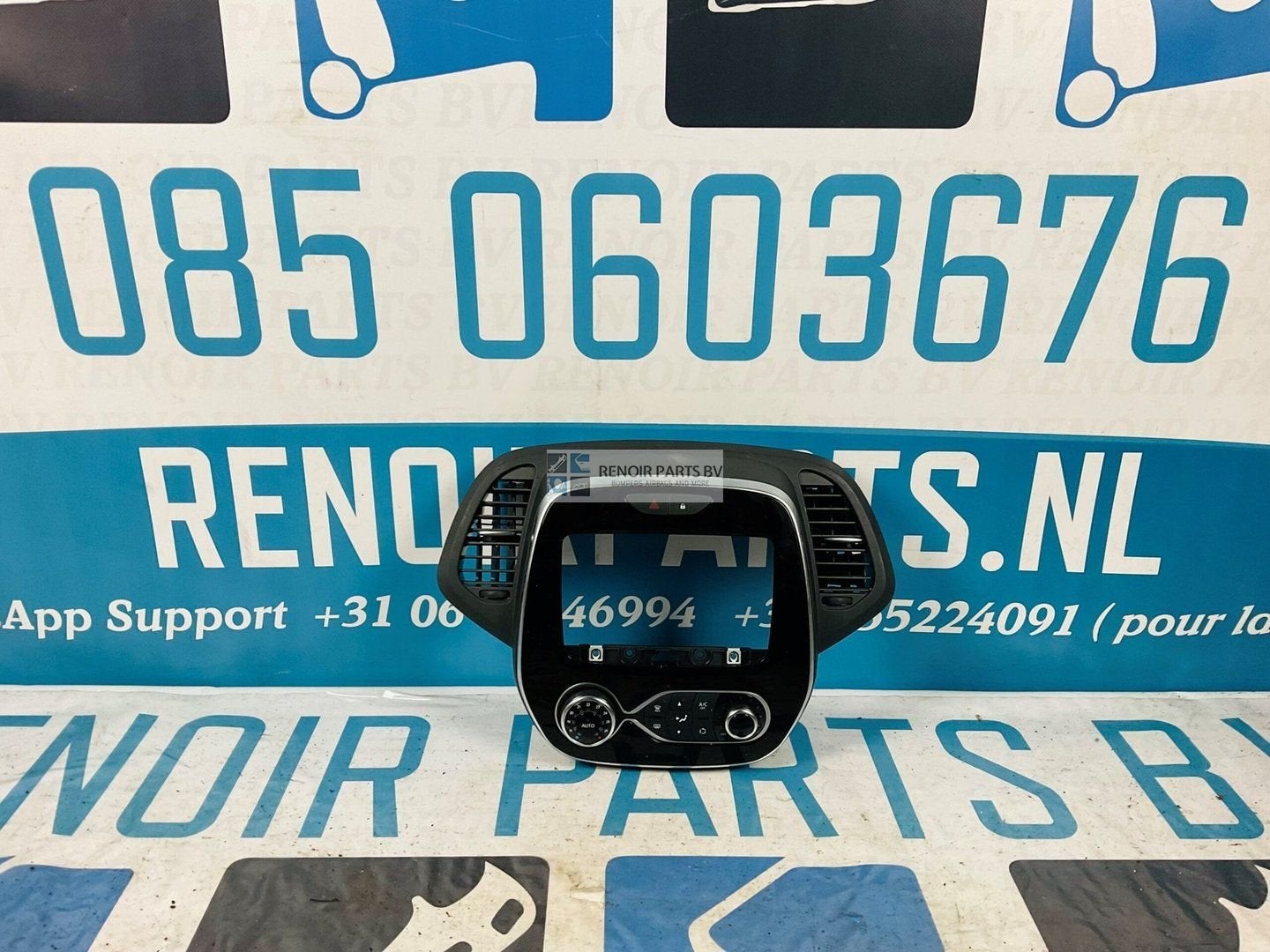 Front Paneel Radio Renault Captur 2012-2019682605493R 2-S5-5, Enlèvement ou Envoi, -, -, -