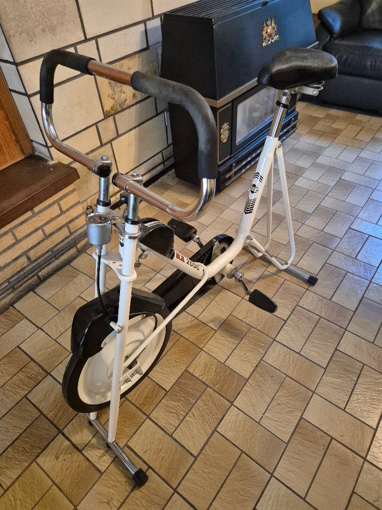 Vélo d'exercice, Jambes, Comme neuf, Enlèvement, Vélo d'appartement