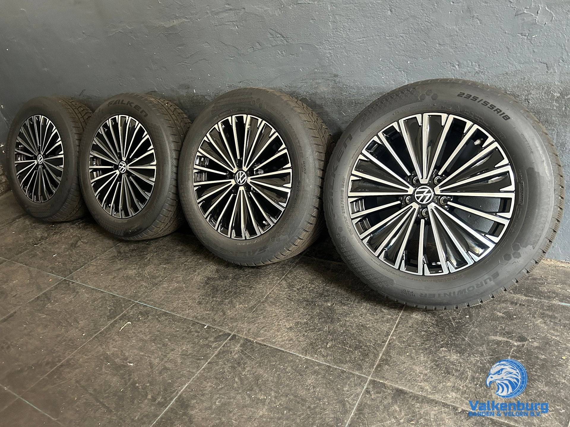 8mm! Originele VW Tiguan III CT1 Napoli 18 inch velgen TPMS, Autos : Pièces & Accessoires, Pneus & Jantes, Pneus et Jantes, Pneus hiver