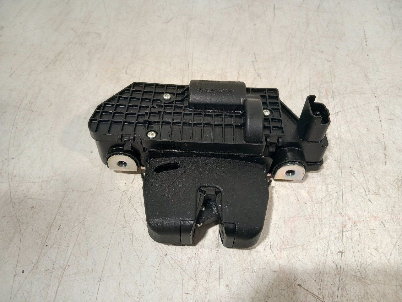 Slot mechaniek kofferdeksel achterklep elektrisch Peugeot 20, Auto-onderdelen, Onderdelen@venauto.nl, Van der Ven Autorecycling B.V.