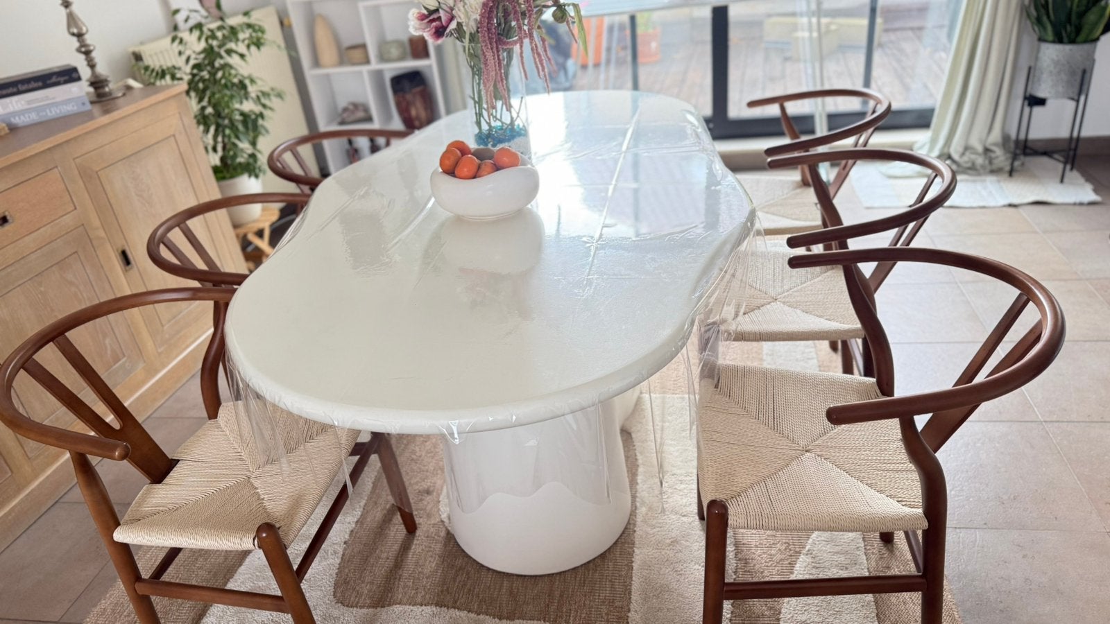Mooie witte eettafel met 6 stoelen, Ophalen, Zo goed als nieuw