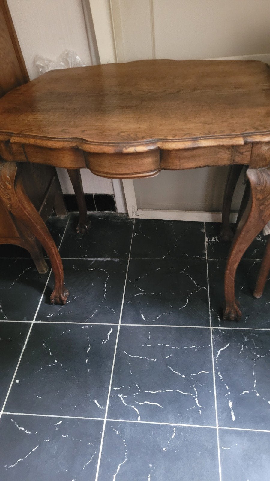 Klassiieke Bijzettafel, Ophalen
