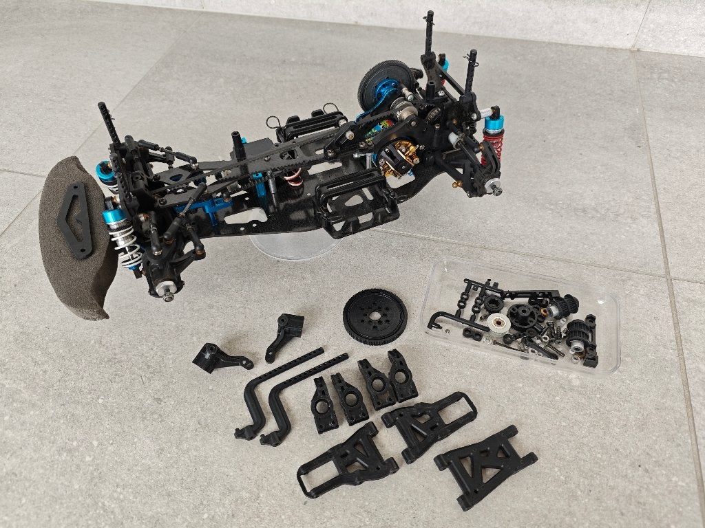 Tamiya TA04 TA-04 R TRF carbon, Échelle 1:10, Enlèvement ou Envoi, Voiture on road, Utilisé