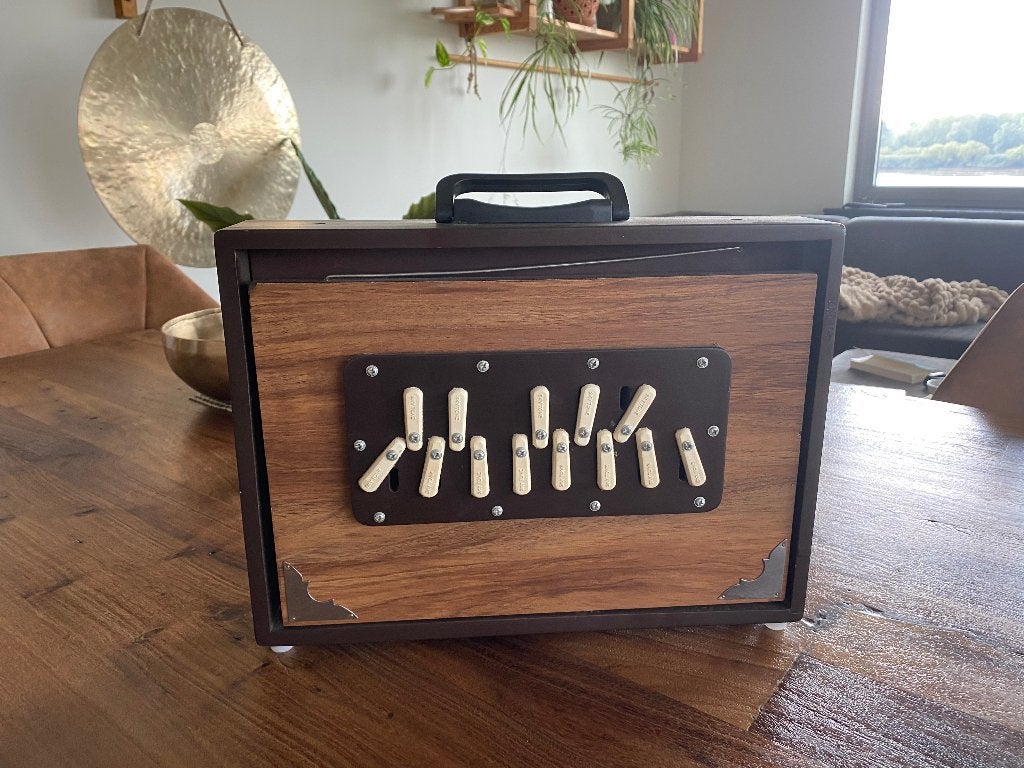 shruti box, Ophalen, Zo goed als nieuw