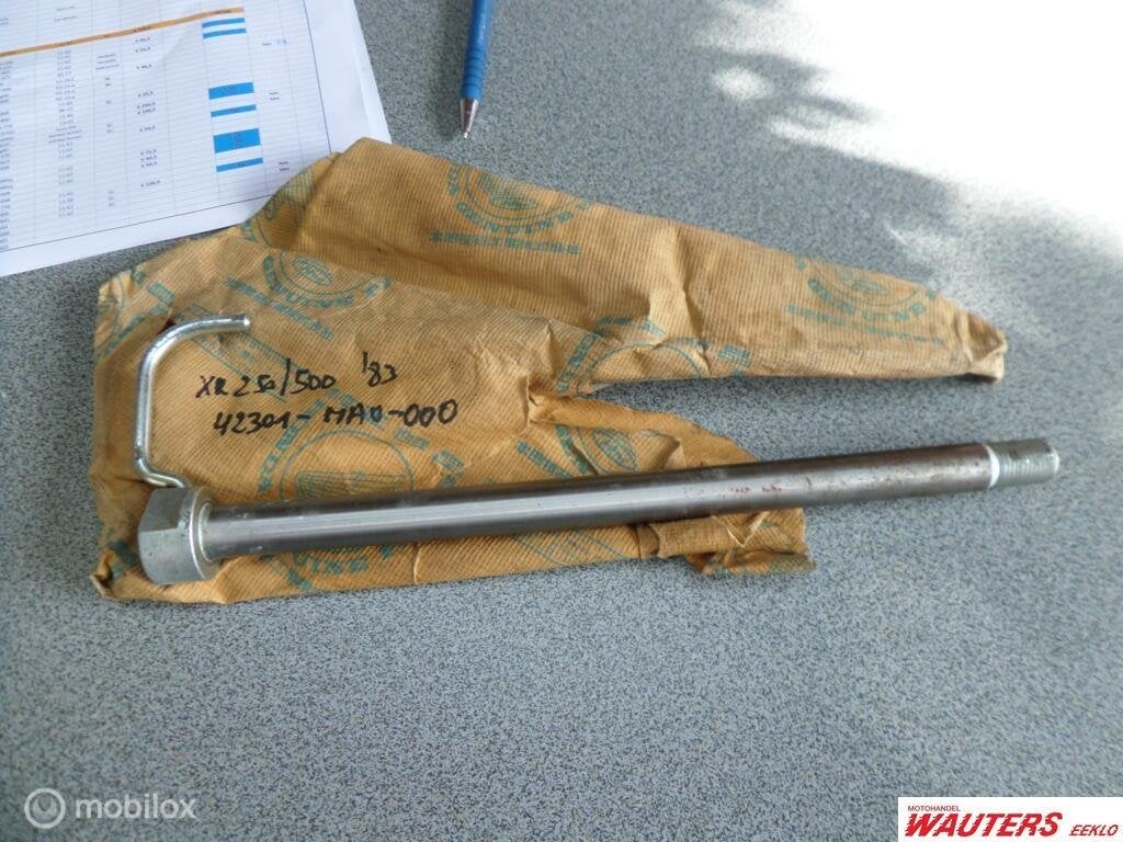 Achterwielas Honda xr250/500 83-, Gebruikt, Ophalen of Verzenden