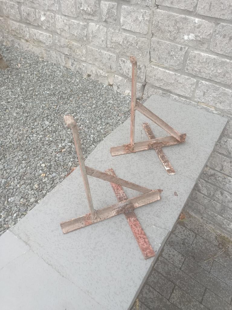 2 extra verstevigde , heel sterke ijzeren muurhaken, Ophalen