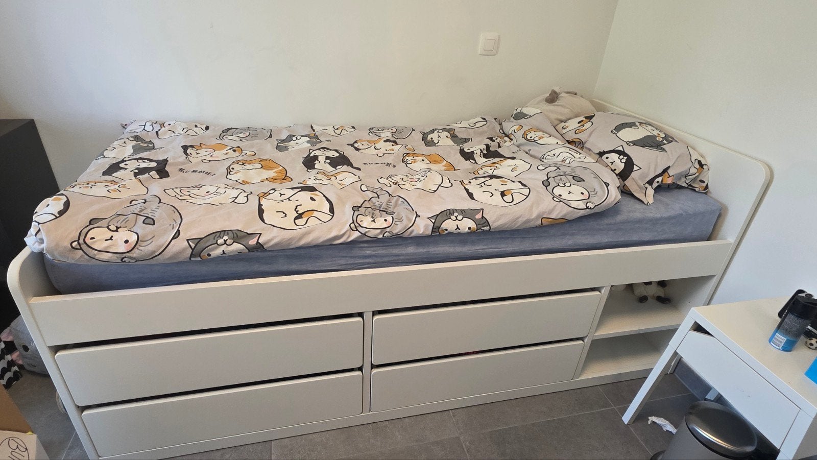 Ikea eenpersoonsbed SLÄKT + GRATIS matras, matrasbeschermer,, Huis en Inrichting, Ophalen