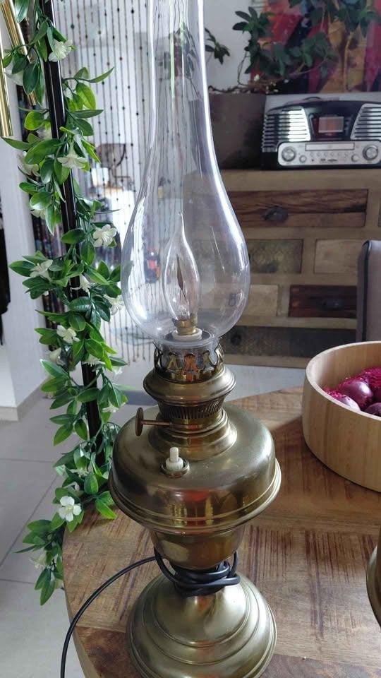 Lampe a pétrole et ancien moulin a café, Enlèvement