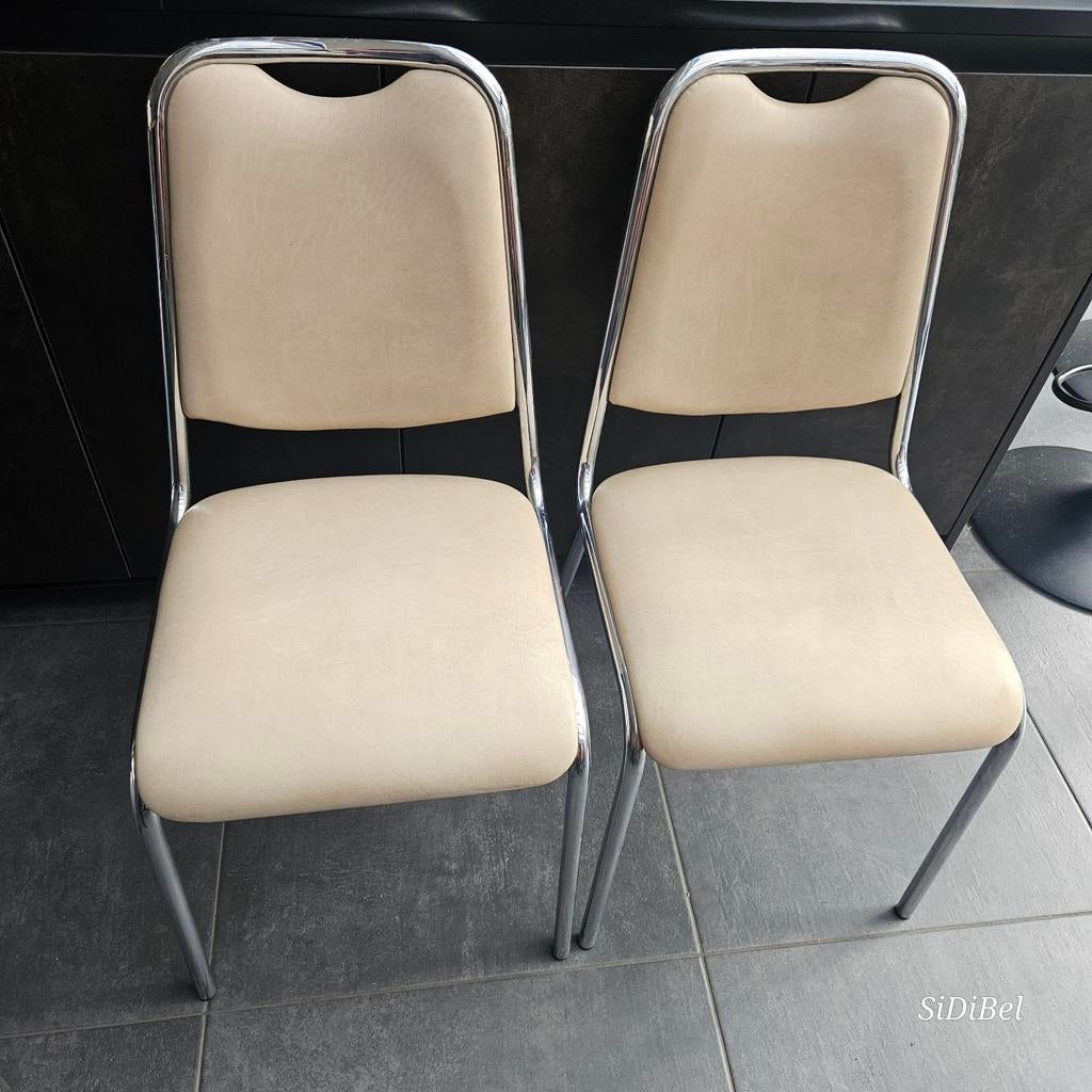 2 mooie vintage stoelen voor kleine prijs van 5 € /stuk, Enlèvement