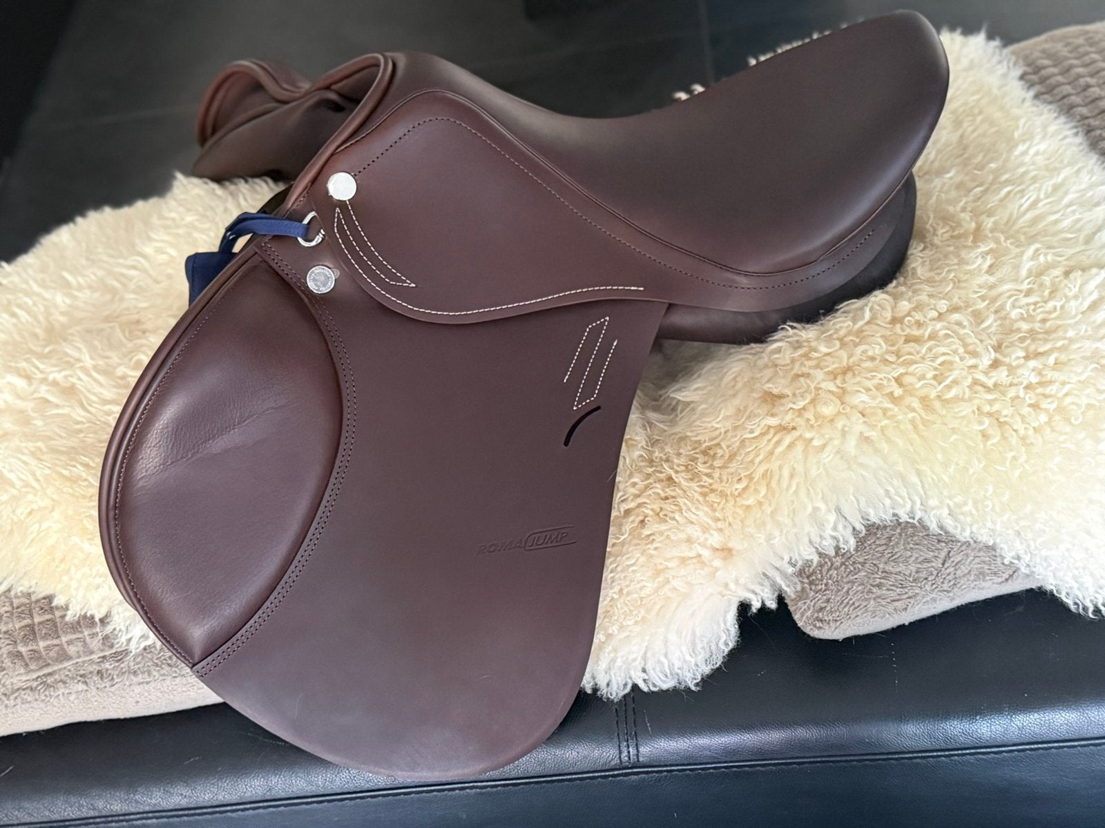 Gloednieuw Prestige Roma jump springzadel 17’, Dieren en Toebehoren, M (17 inch), Ophalen of Verzenden, Springen, Middel