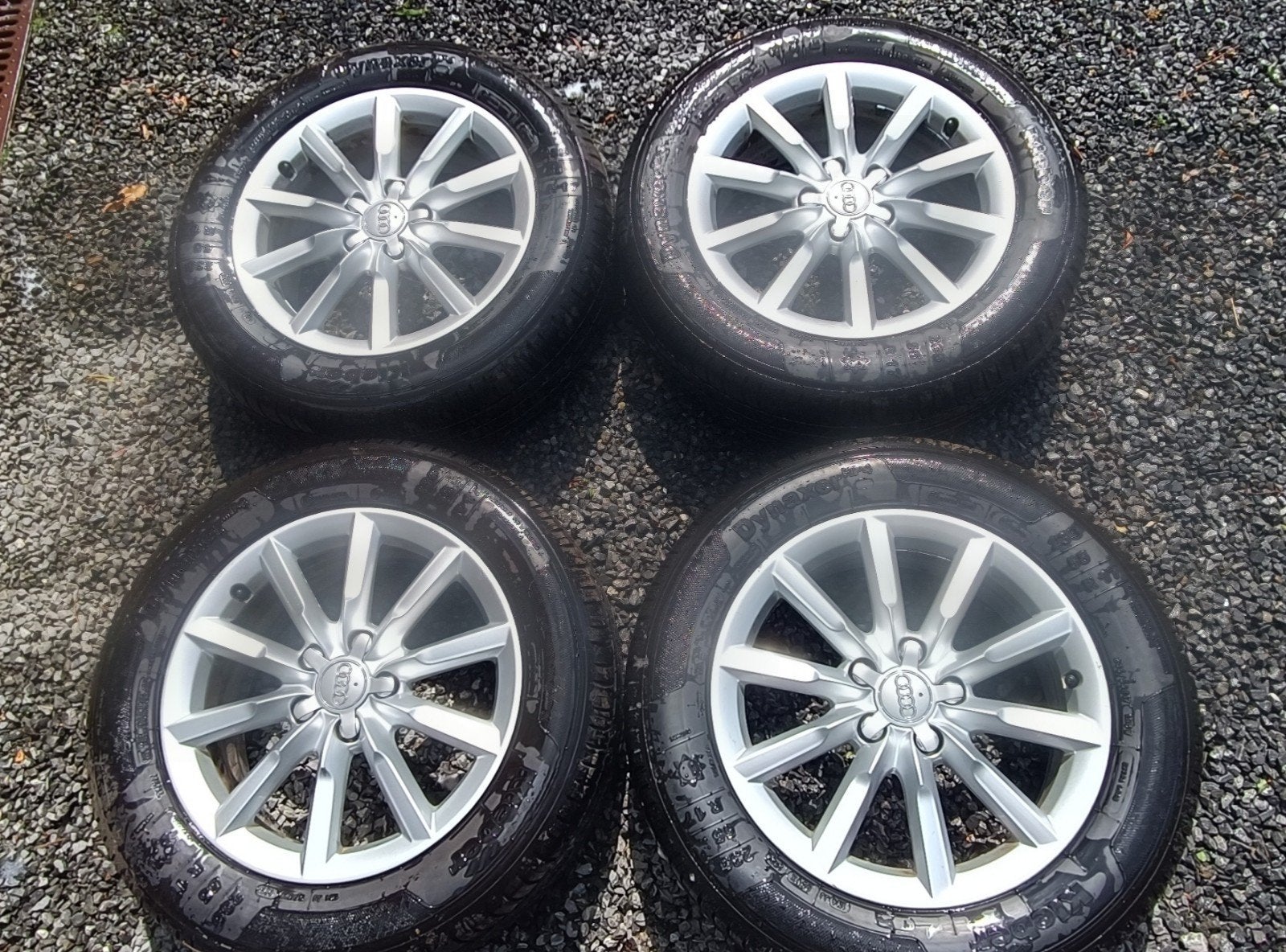 Jantes Audi+pneus presque neufs 235/55/17, Autos : Pièces & Accessoires, Pneus & Jantes, Enlèvement, Pneus été, Pneu(s)