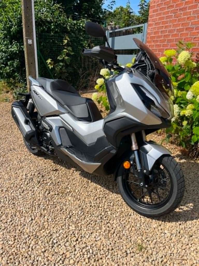 Honda ADV 350, Scooter, Occasion, Particulier, 11 kW of minder